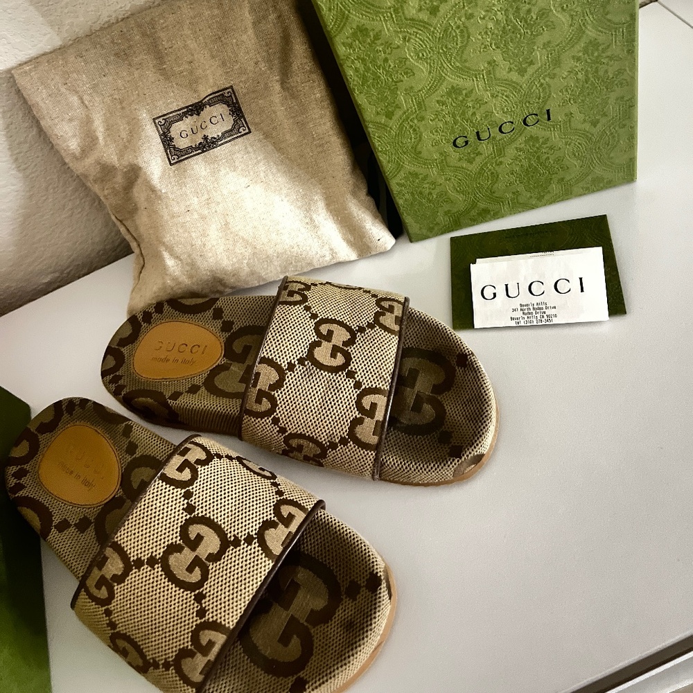 Gucci slides (AUTHENTIC)